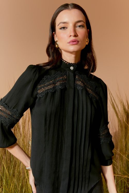 Camisa Pregas Rendas